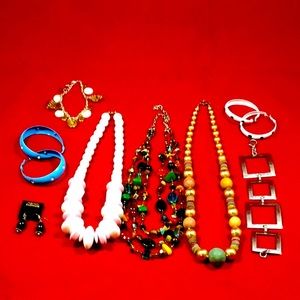 3 Necklaces,2 Bracelets,3 pairs of Earrings